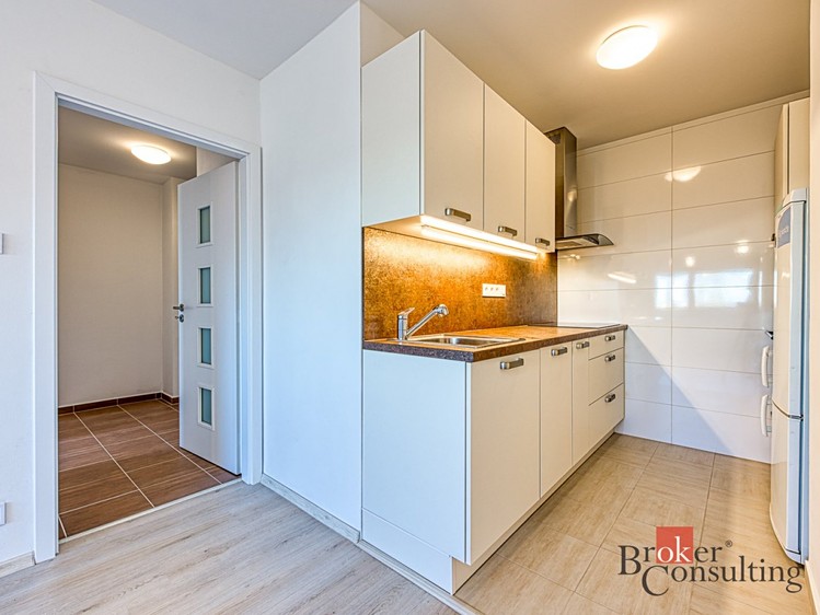 Pronájem bytu 2+kk 44 m² - foto 3