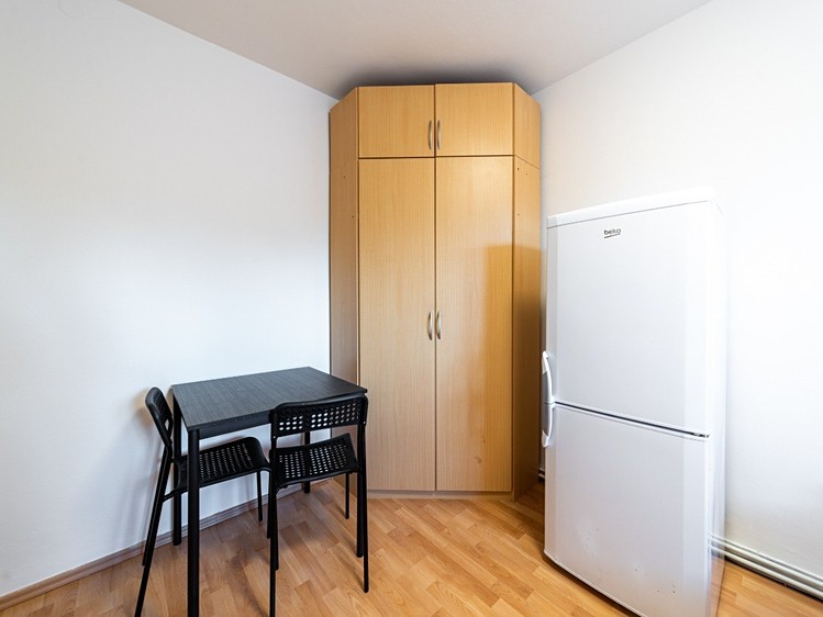 Pronájem pokoje 15 m² (Jednopodlažní) - foto 2