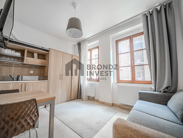 Pronájem bytu 1+kk 20 m² - foto 1