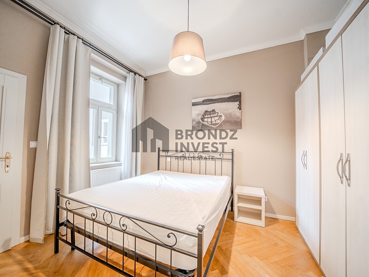 Pronájem bytu 2+kk 50 m² (Jednopodlažní) - foto 1