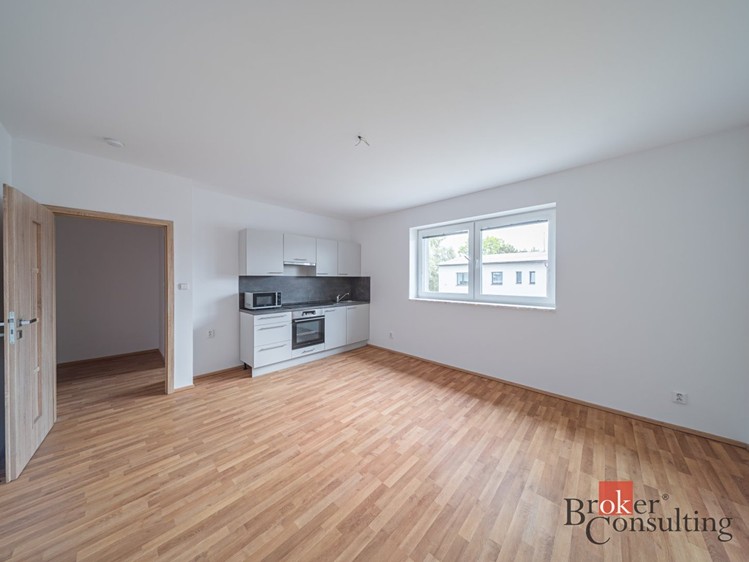 Pronájem bytu 1+1 32 m² - foto 1