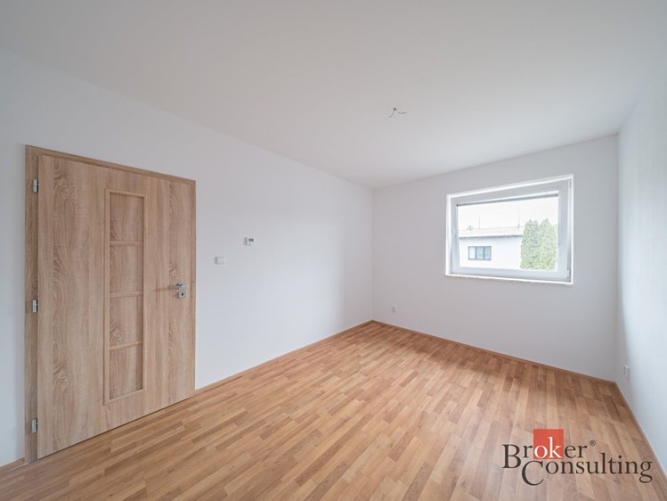 Pronájem bytu 1+1 32 m² - foto 2