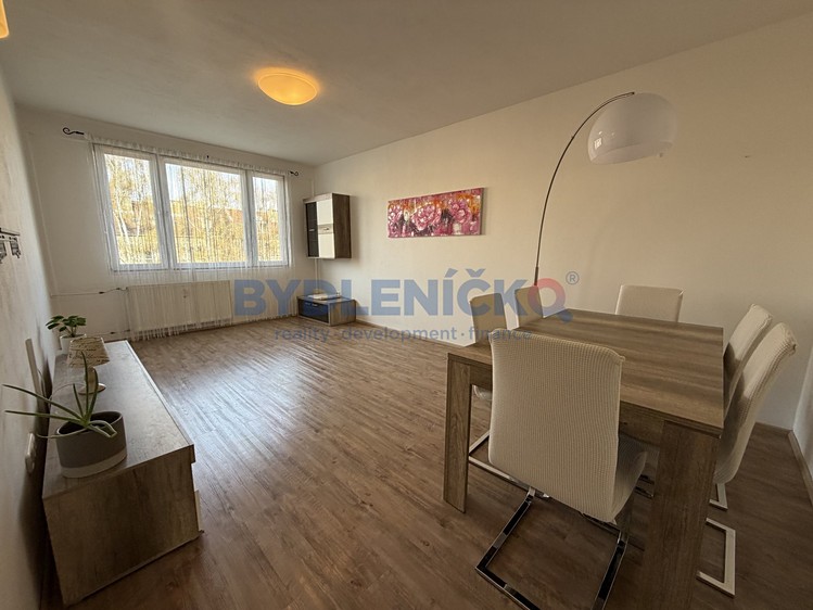 Pronájem bytu 3+1 85 m² - foto 4