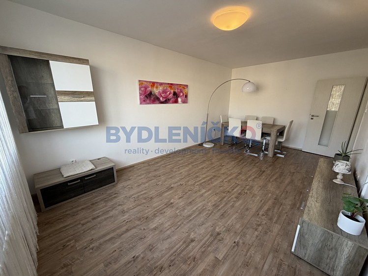 Pronájem bytu 3+1 85 m² - foto 8
