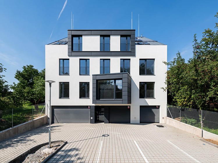 Pronájem bytu 1+kk 37 m² (Podkrovní) - foto 2