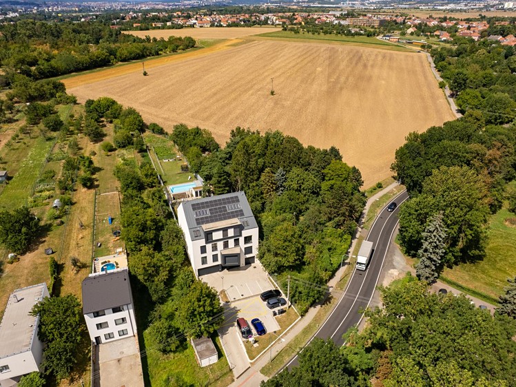 Pronájem bytu 1+kk 37 m² (Podkrovní) - foto 8