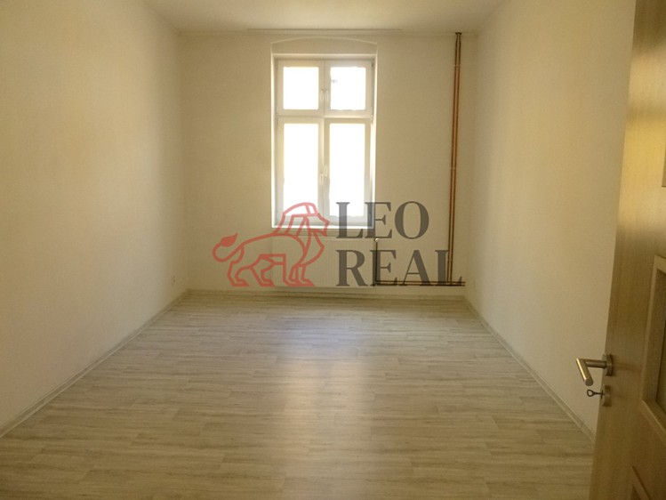 Pronájem bytu 2+1 72 m² - foto 7