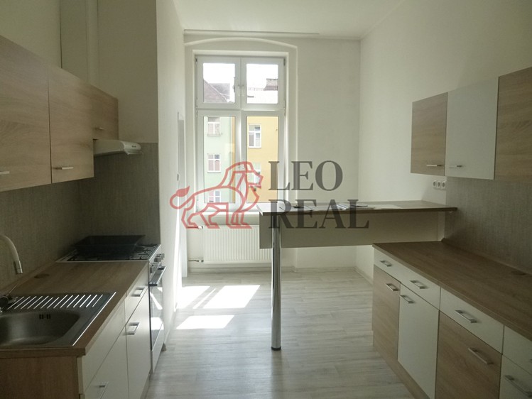 Pronájem bytu 2+1 72 m² - foto 5