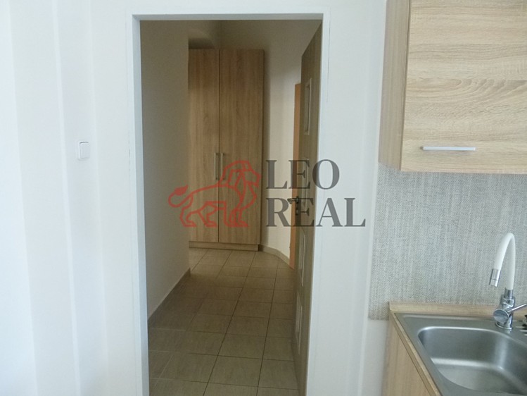 Pronájem bytu 2+1 72 m² - foto 6