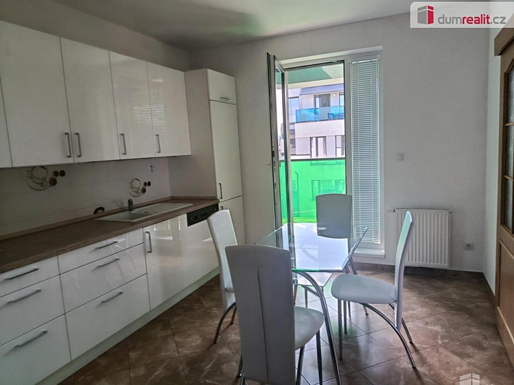 Pronájem bytu 3+kk 65 m² - foto 3