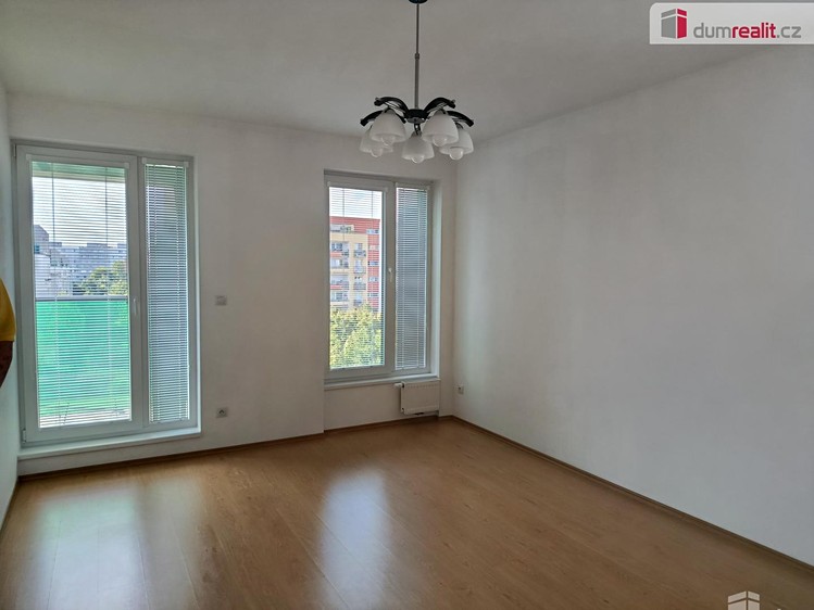 Pronájem bytu 3+kk 65 m² - foto 8
