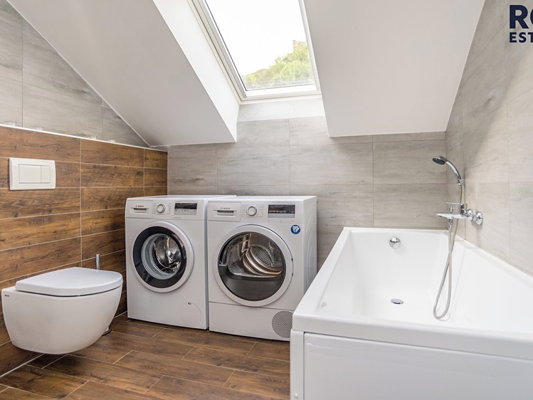 Pronájem bytu 4+kk 108 m² (Jednopodlažní) - foto 8