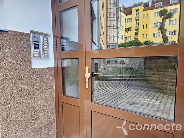 Pronájem bytu 1+kk 31 m² (Jednopodlažní) - foto 1