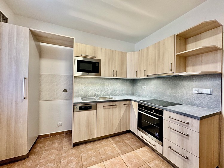 Pronájem bytu 2+1 57 m² - foto 1