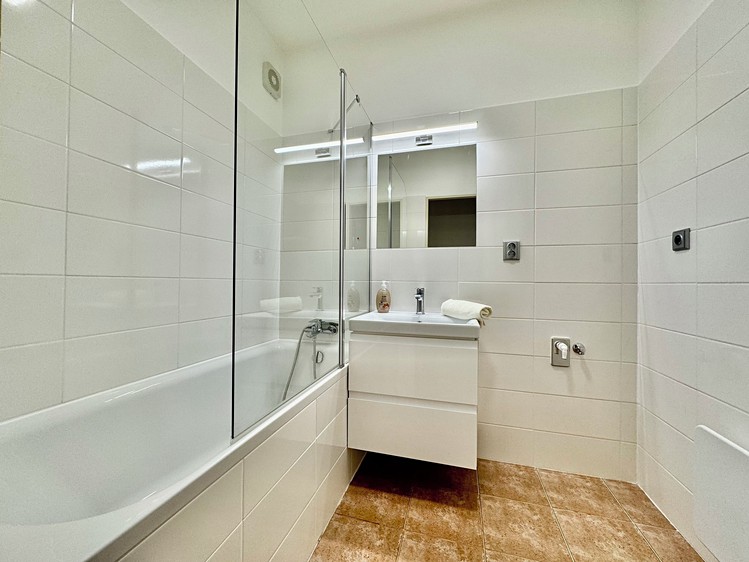 Pronájem bytu 2+1 57 m² - foto 6