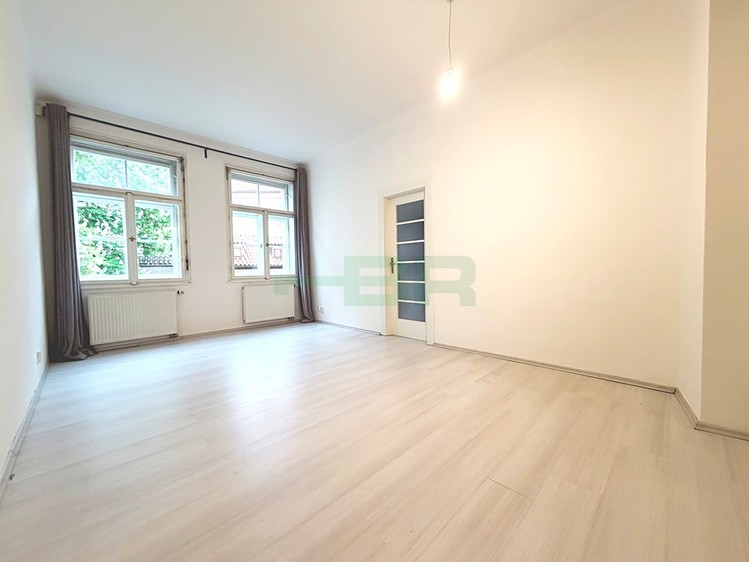 Pronájem bytu 2+1 80 m² - foto 3