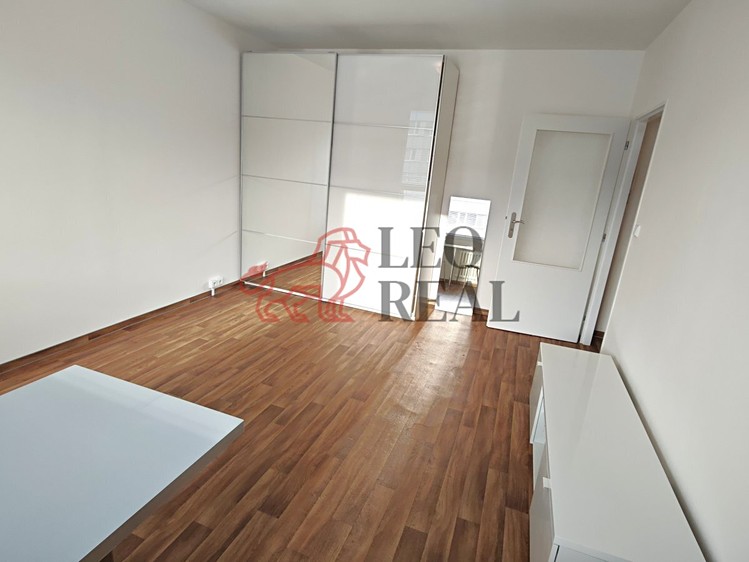 Pronájem bytu 1+kk 33 m² - foto 2