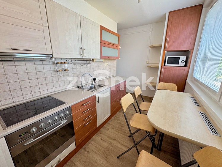 Pronájem bytu 3+1 68 m² (Jednopodlažní) - foto 1
