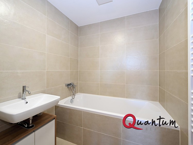 Pronájem bytu 3+kk 86 m² - foto 8