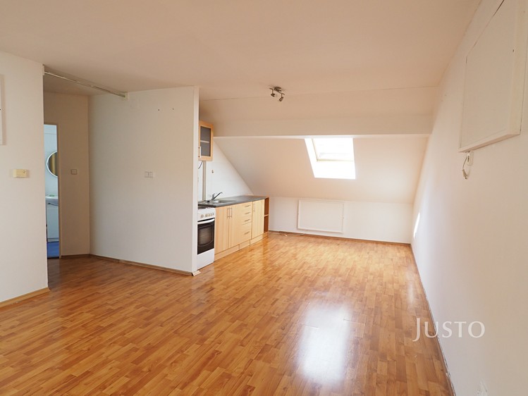 Pronájem bytu 2+kk 61 m² - foto 1