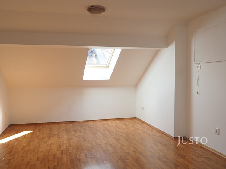 Pronájem bytu 2+kk 61 m² - foto 6