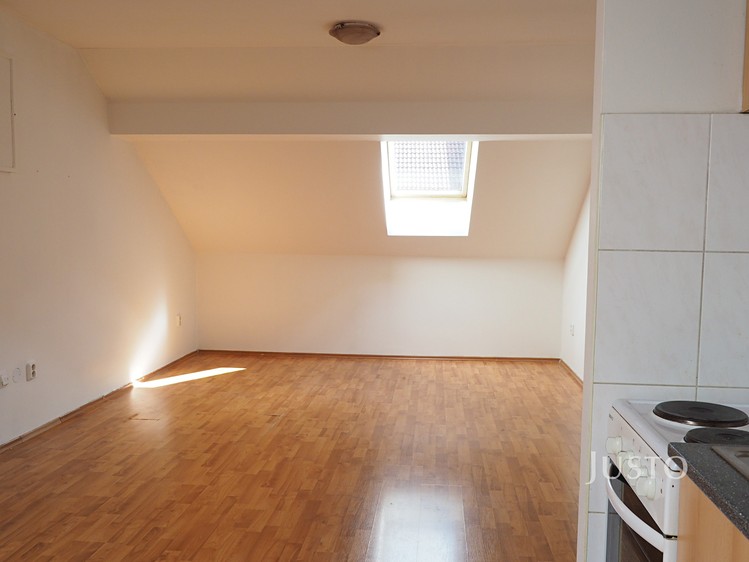 Pronájem bytu 2+kk 61 m² - foto 5