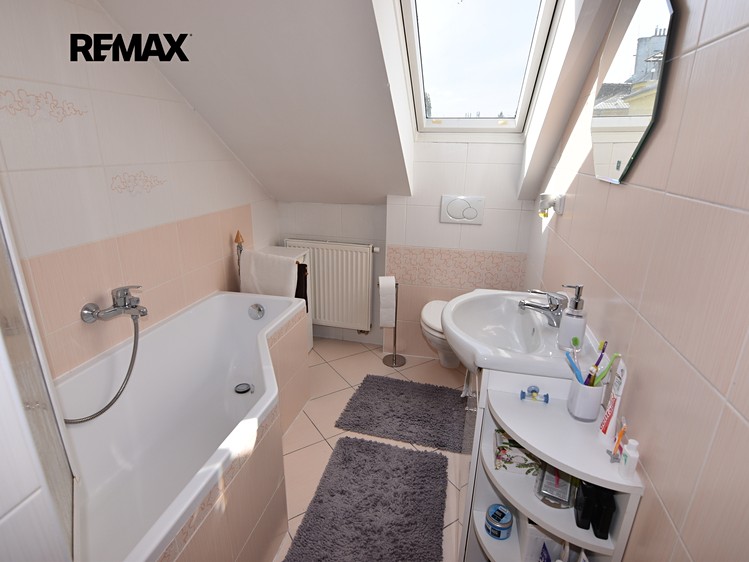 Pronájem bytu 2+kk 51 m² - foto 3