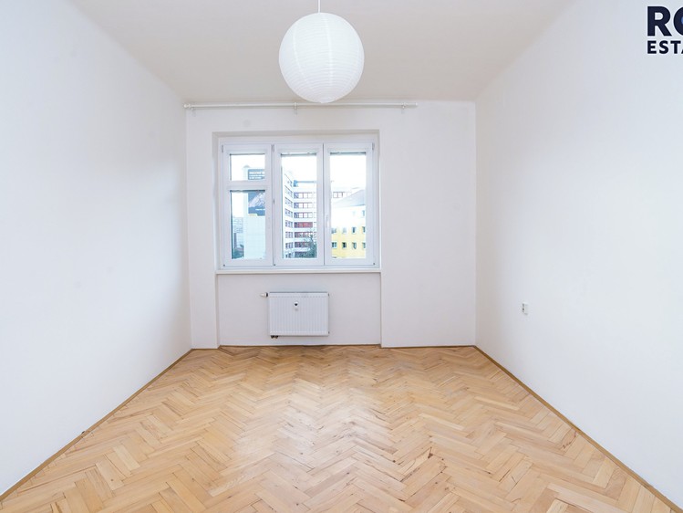 Pronájem bytu 3+1 78 m² - foto 7
