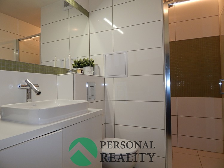 Pronájem bytu 2+kk 50 m² - foto 4