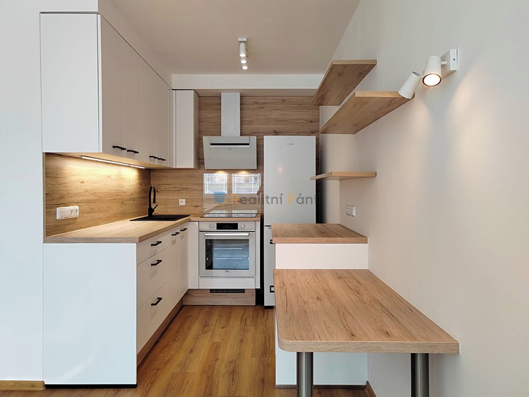Pronájem bytu 2+kk 45 m² - foto 1