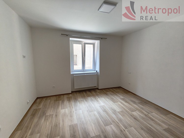 Pronájem bytu 2+kk 35 m² - foto 2
