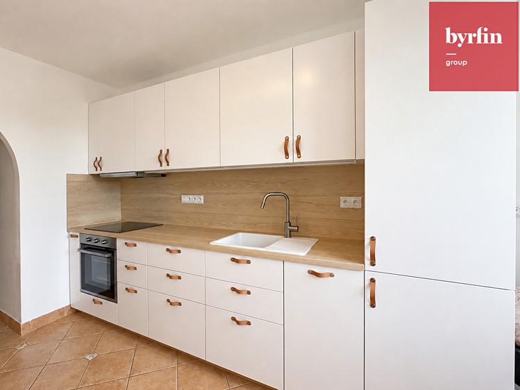 Pronájem bytu 2+1 57 m² - foto 1