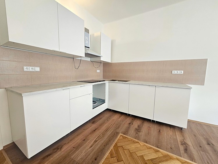 Pronájem bytu 3+kk 76 m² (Jednopodlažní) - foto 2