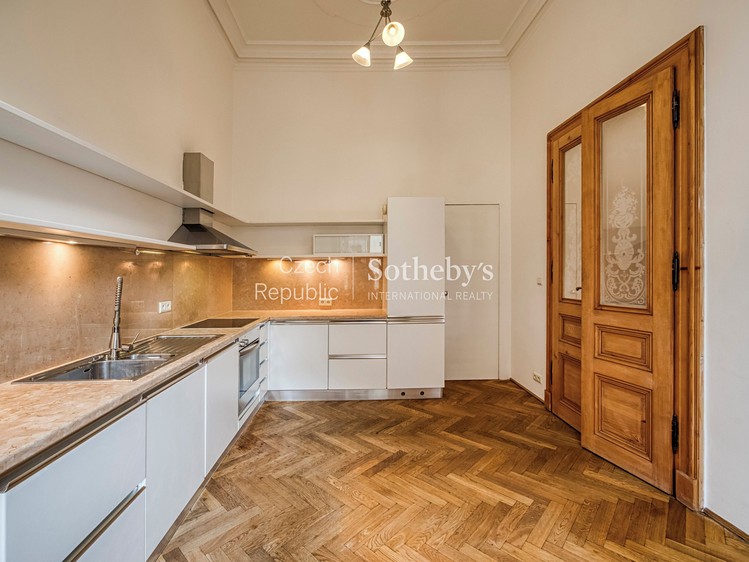 Pronájem bytu 6 pokojů a více 255 m² - foto 3