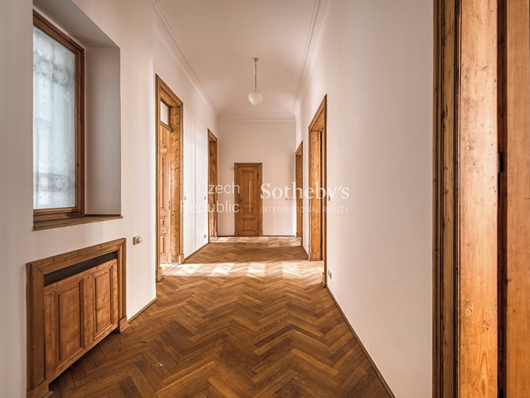 Pronájem bytu 6 pokojů a více 255 m² - foto 8