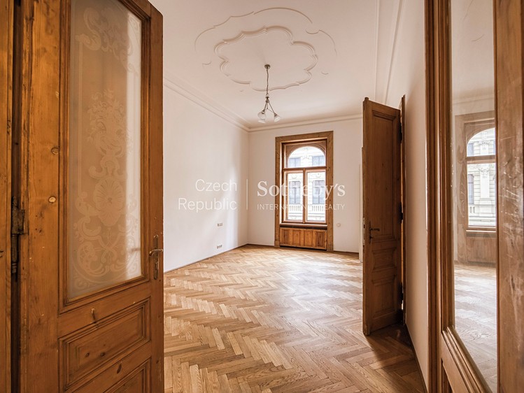 Pronájem bytu 6 pokojů a více 255 m² - foto 5