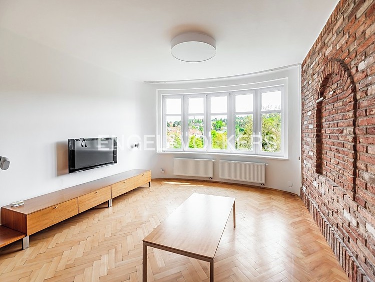 Pronájem bytu 3+1 93 m² - foto 1