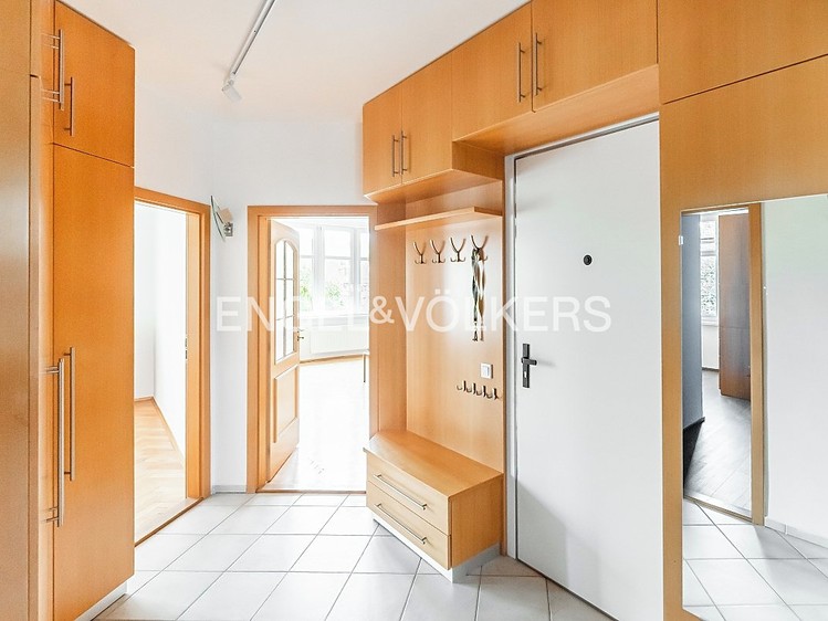Pronájem bytu 3+1 93 m² - foto 8