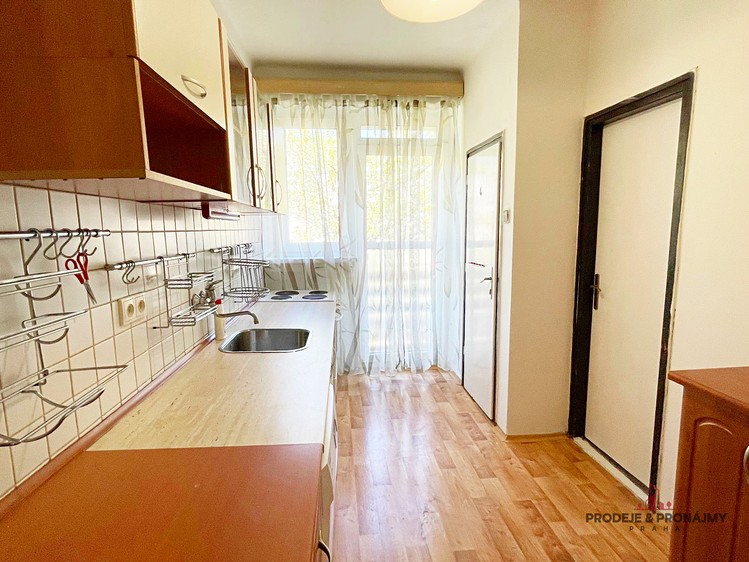 Pronájem bytu 3+1 79 m² - foto 4