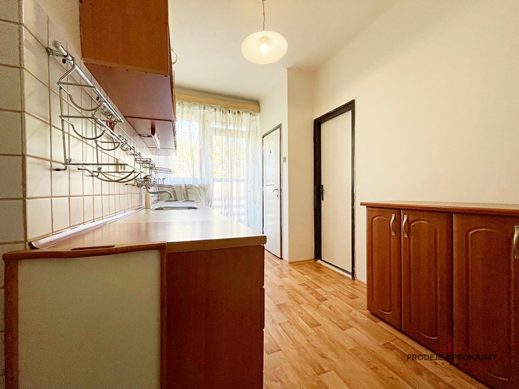 Pronájem bytu 3+1 79 m² - foto 5