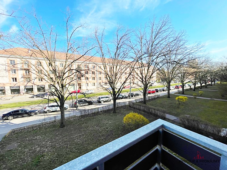 Pronájem bytu 3+1 79 m² - foto 8