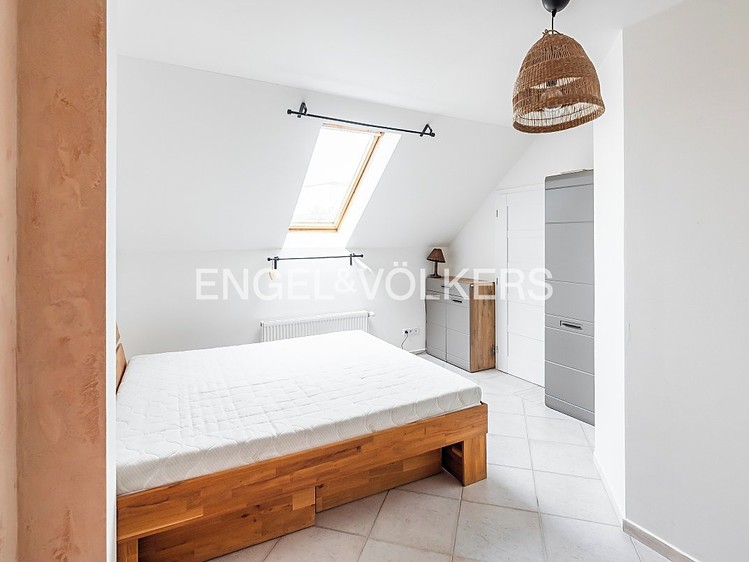 Pronájem bytu 3+kk 90 m² - foto 3
