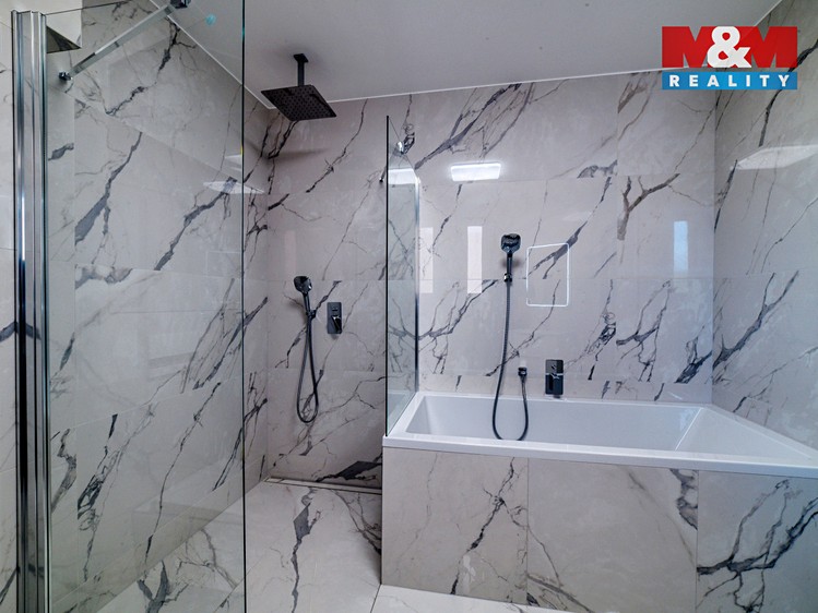 Pronájem bytu 4+1 121 m² - foto 3