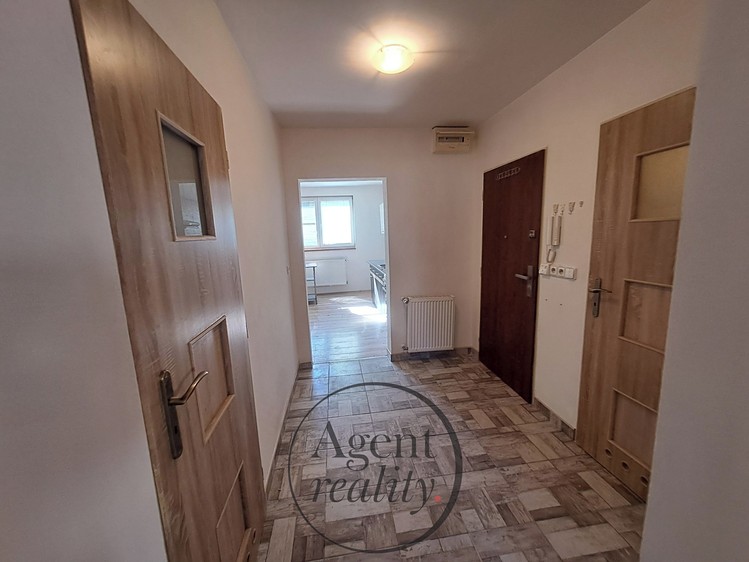 Pronájem bytu 2+1 65 m² - foto 3
