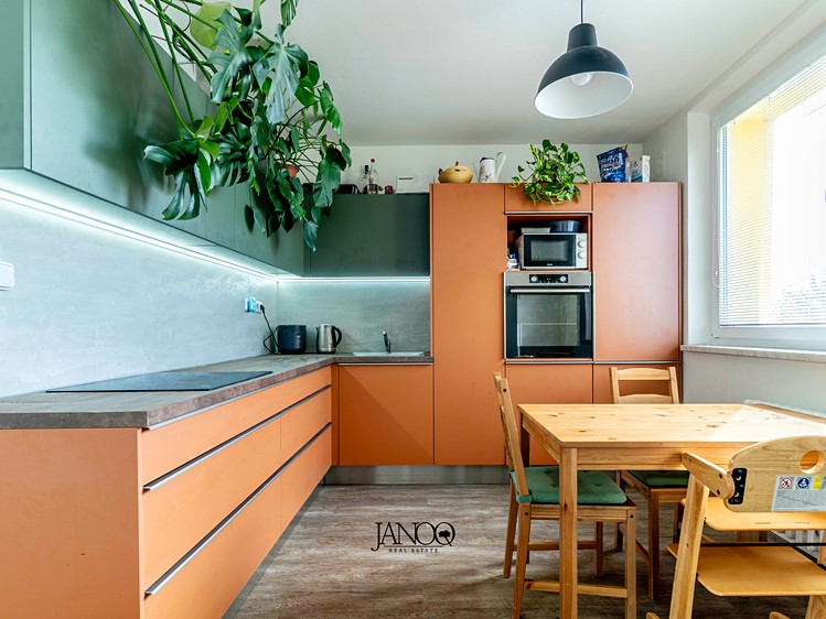 Pronájem bytu 2+1 64 m² - foto 1