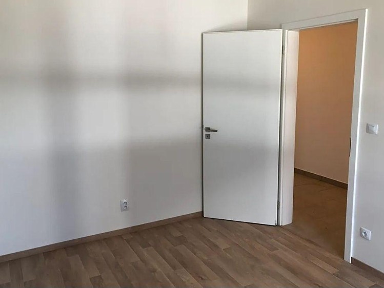 Pronájem bytu 2+kk 55 m² (Jednopodlažní) - foto 4