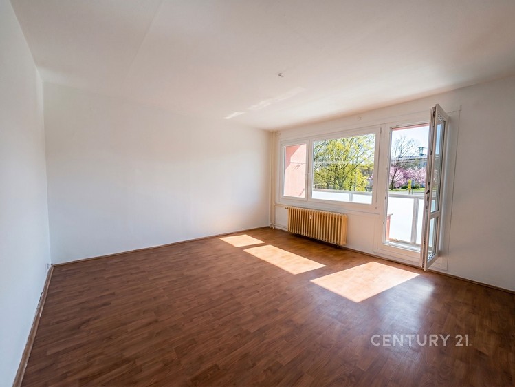 Pronájem bytu 3+1 73 m² - foto 3