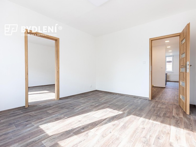 Pronájem bytu 3+1 81 m² (Jednopodlažní) - foto 2