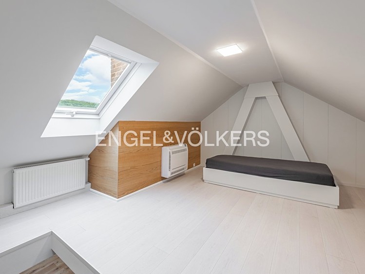 Pronájem bytu 4+kk 135 m² - foto 7
