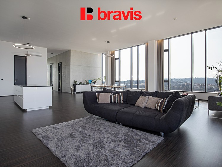 Pronájem bytu 6 pokojů a více 280 m² - foto 2